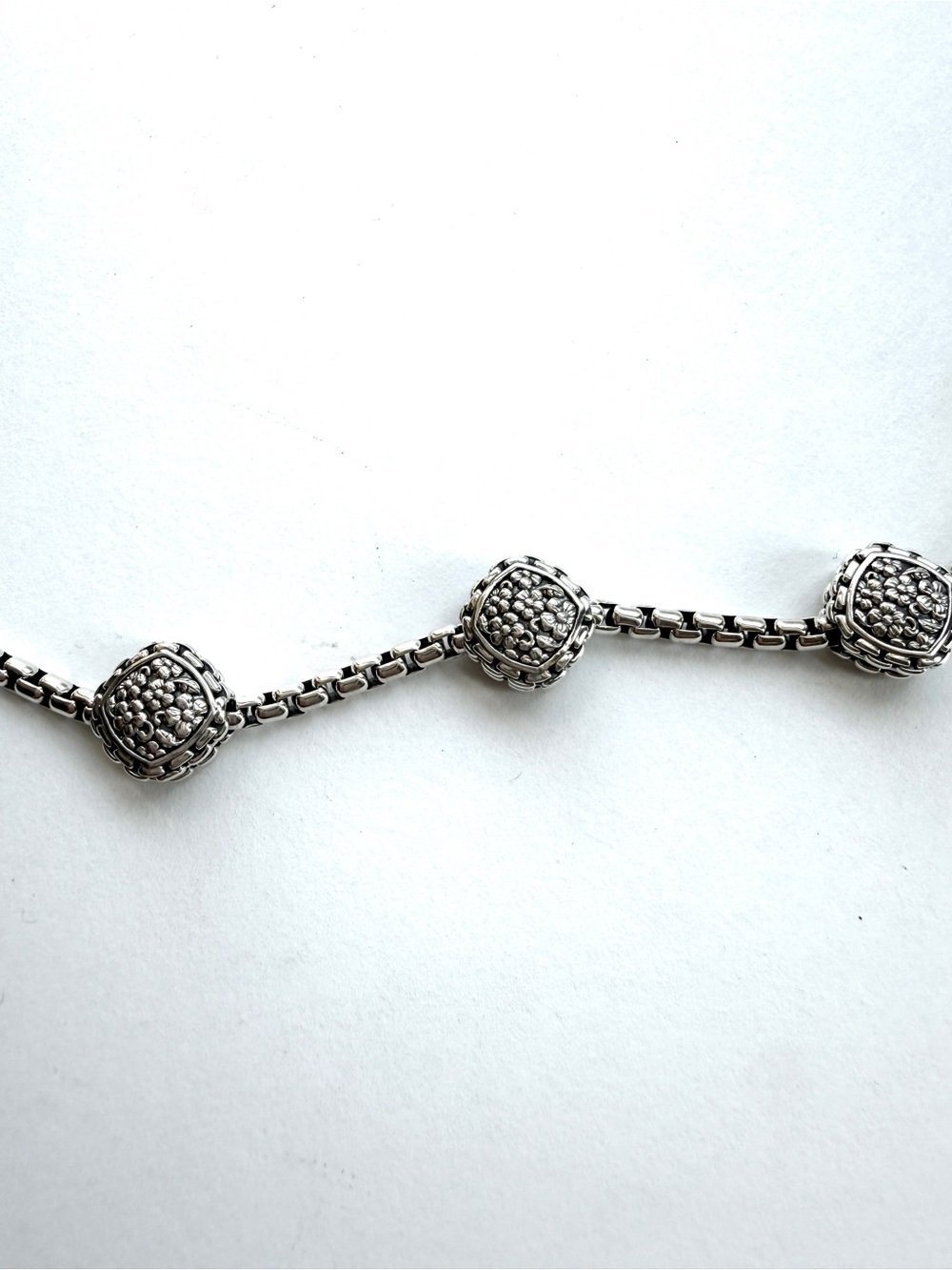 JAI Sterling Silver Station Box Chain Bracelet with Floral Texture (NEW) - Picture 3 of 5